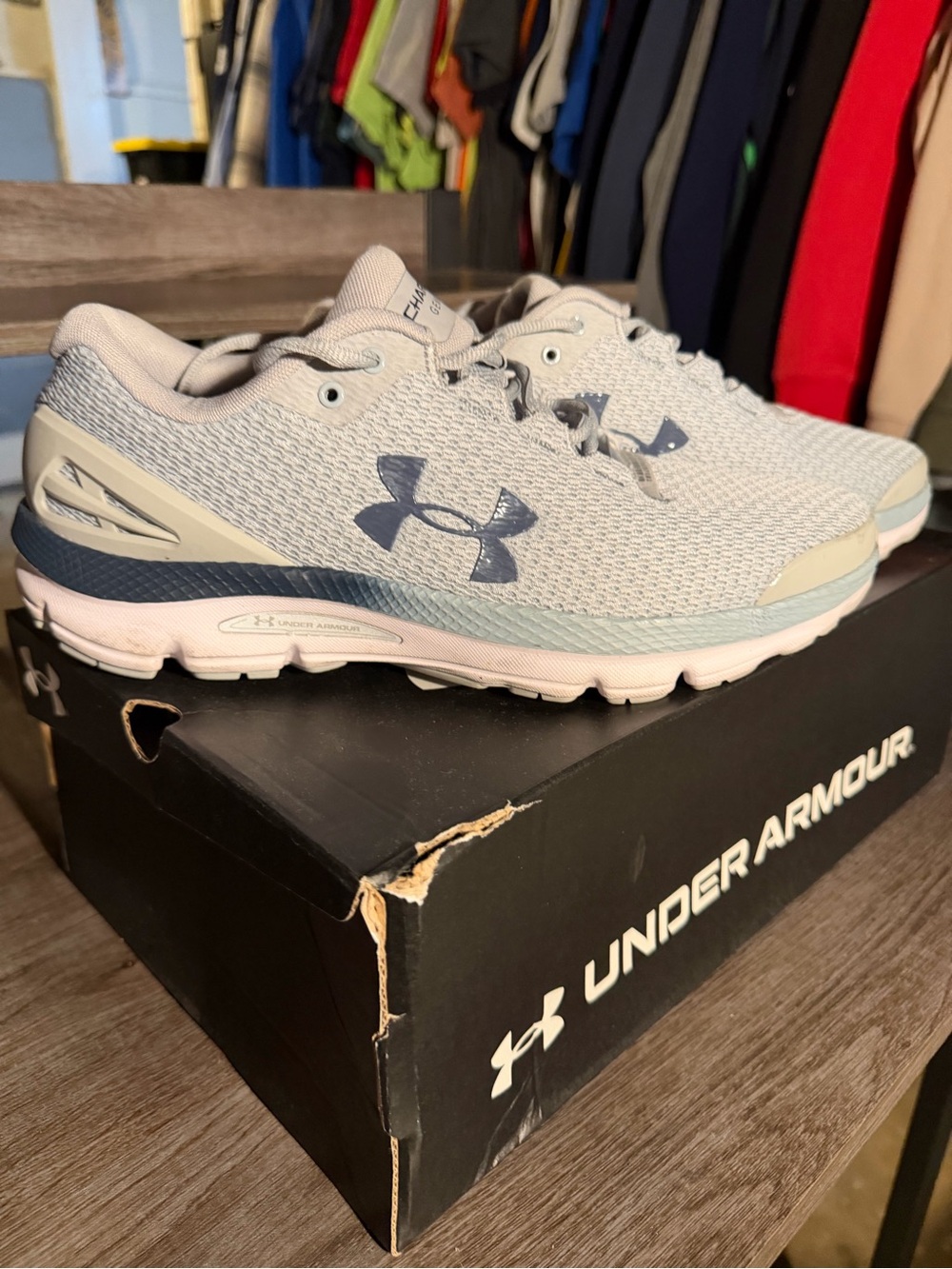 Under Armour Mens Light Gray Mesh Athletic Shoes
